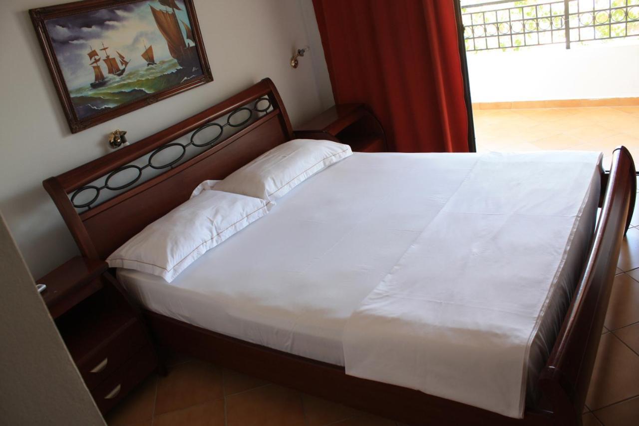 Kanina Hotel&Hostel Saranda Dış mekan fotoğraf
